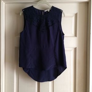 NWOT100% Silk Navy Hi/Low Blouse, Lace Décolletage